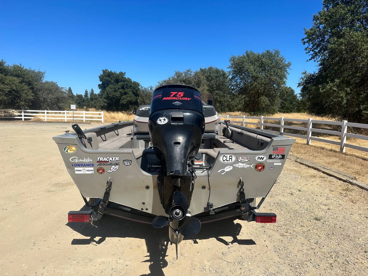 
								2007 Bass Tracker ProGuide V16 75HP Optimax full									