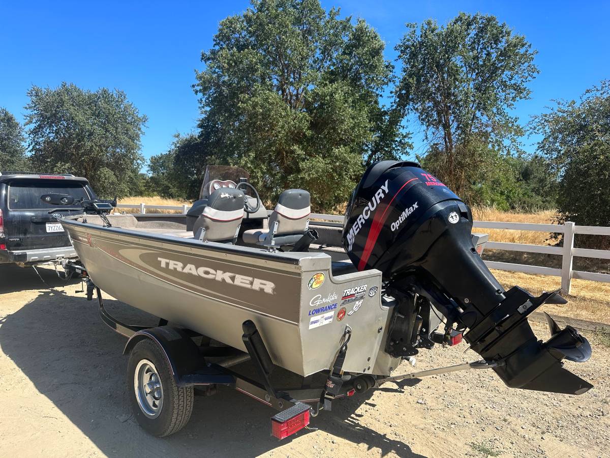 
								2007 Bass Tracker ProGuide V16 75HP Optimax full									