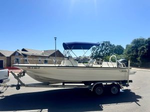 2014 Boston Whaler 210 Montauk