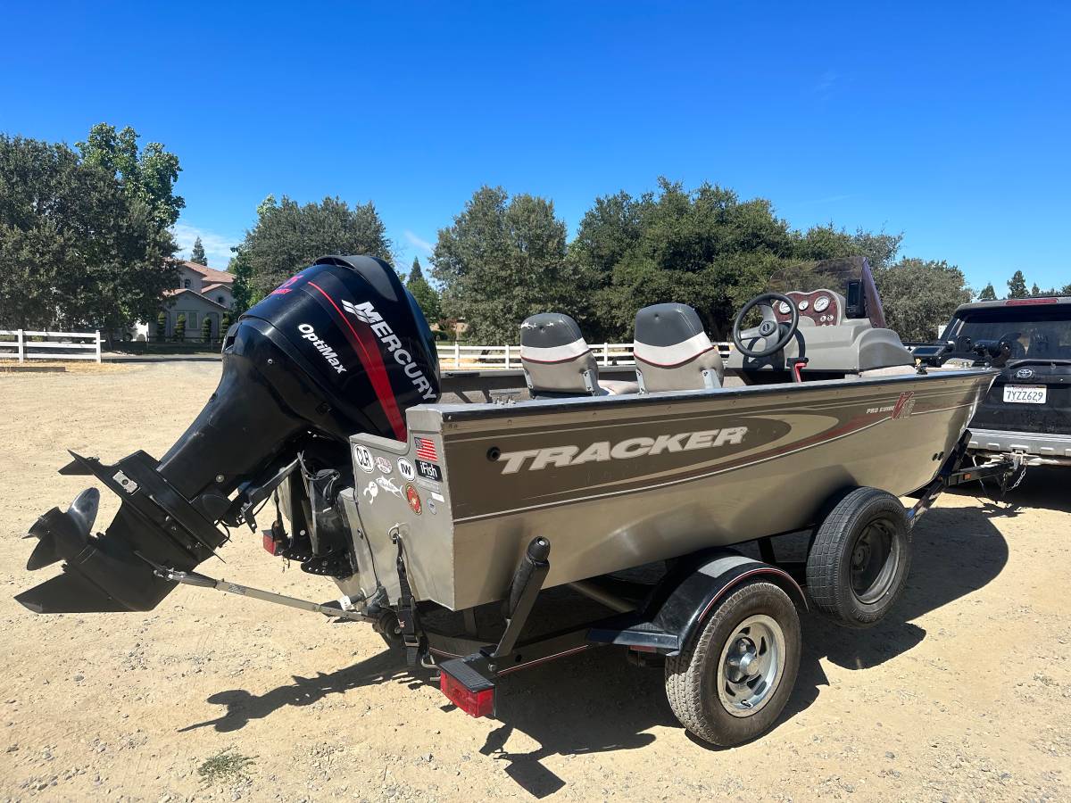 
								2007 Bass Tracker ProGuide V16 75HP Optimax full									