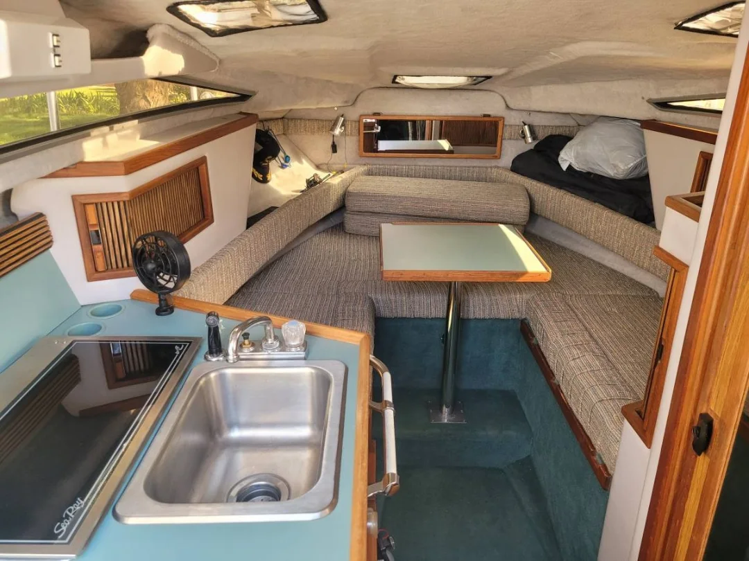 
								1987 Sea Ray 250 sundancer full									