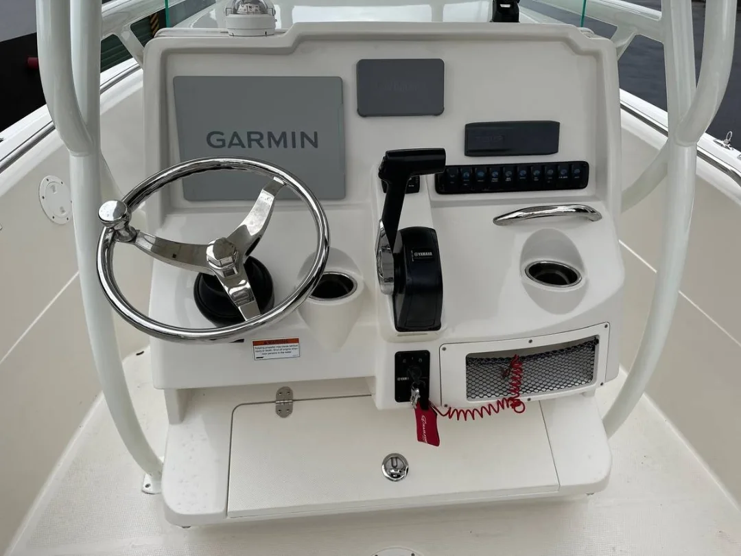 
								2022 Sailfish 220 CC full									