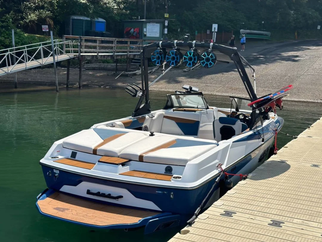 
								2022 Axis boat A22 by Malibu full									