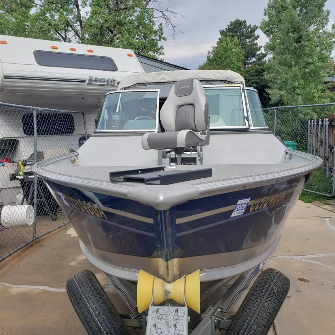 
								2005 Lund Alaskan DC 2000 Fisherman Series Walleye Edition full									