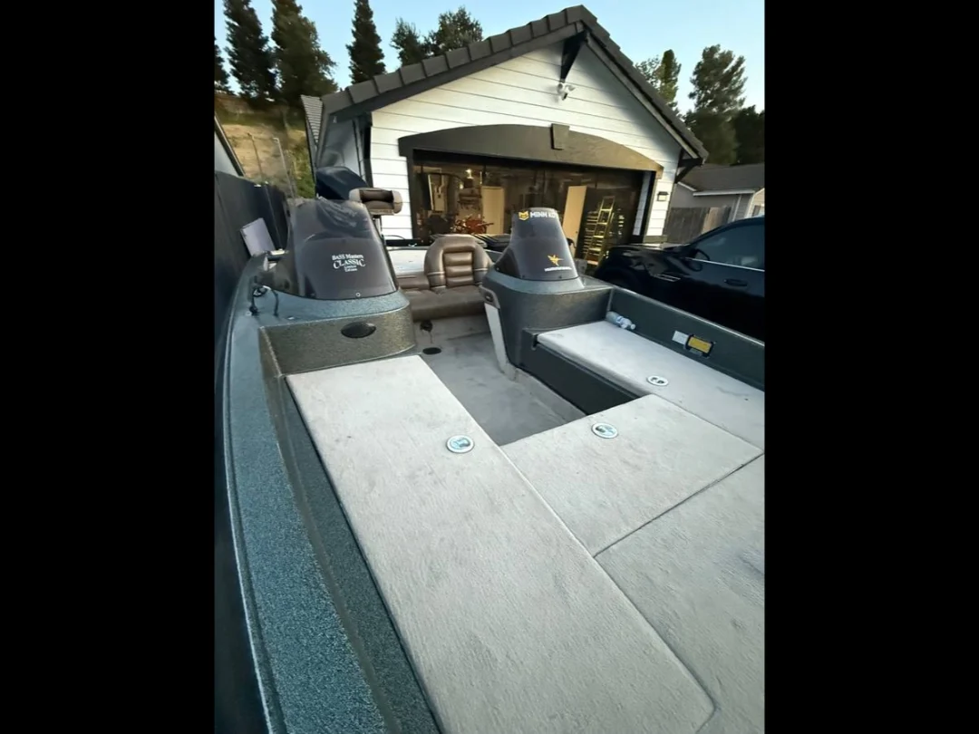 
								1999 21 foot Ranger Comanche full									
